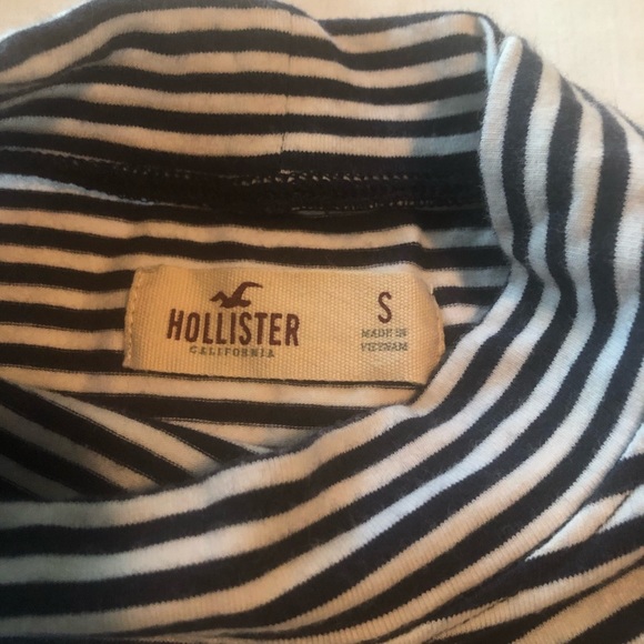 Hollister Striped Crop Top. Small. - Picture 3 of 3